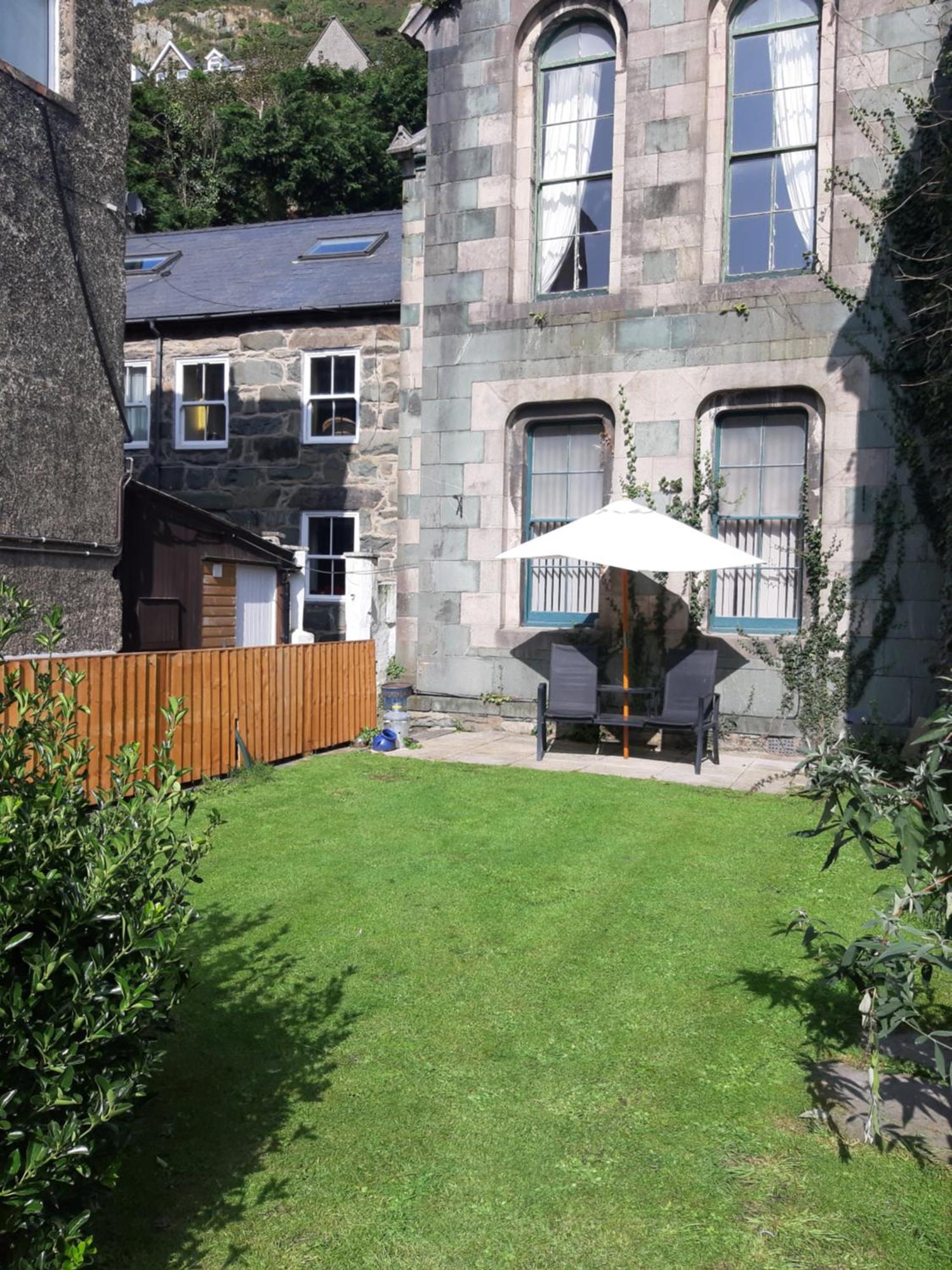 Ground Floor Barmouth Centre Apartment With Garden エクステリア 写真
